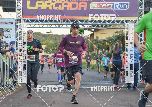 Buy your photos of the eventSunset Run 2019 on Fotop