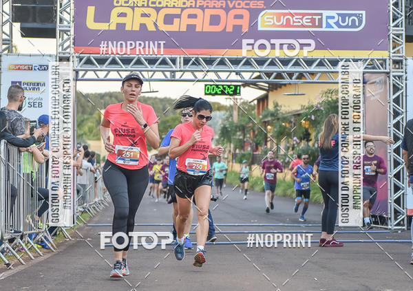 Buy your photos of the eventSunset Run 2019 on Fotop