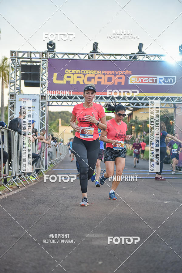 Buy your photos of the eventSunset Run 2019 on Fotop
