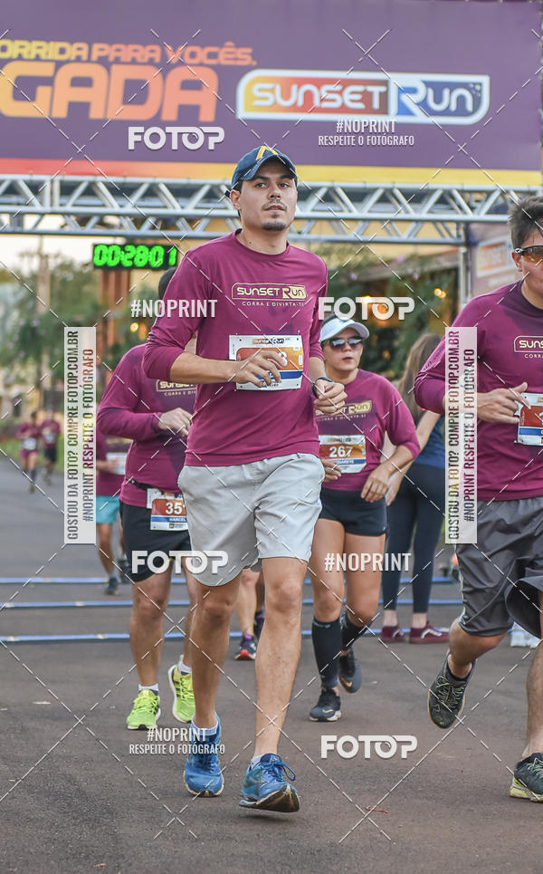 Buy your photos of the eventSunset Run 2019 on Fotop
