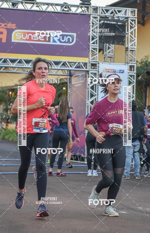 Buy your photos of the eventSunset Run 2019 on Fotop