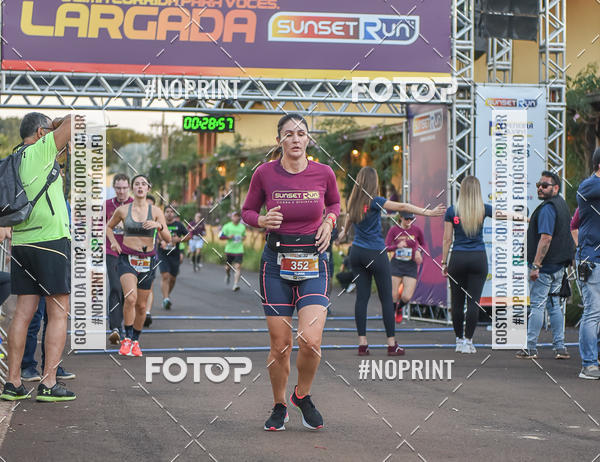 Buy your photos of the eventSunset Run 2019 on Fotop