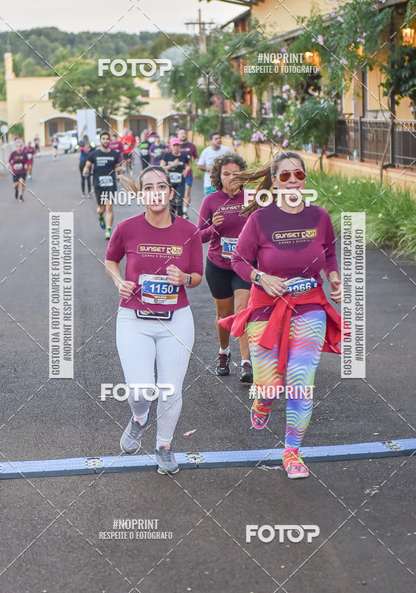 Buy your photos of the eventSunset Run 2019 on Fotop