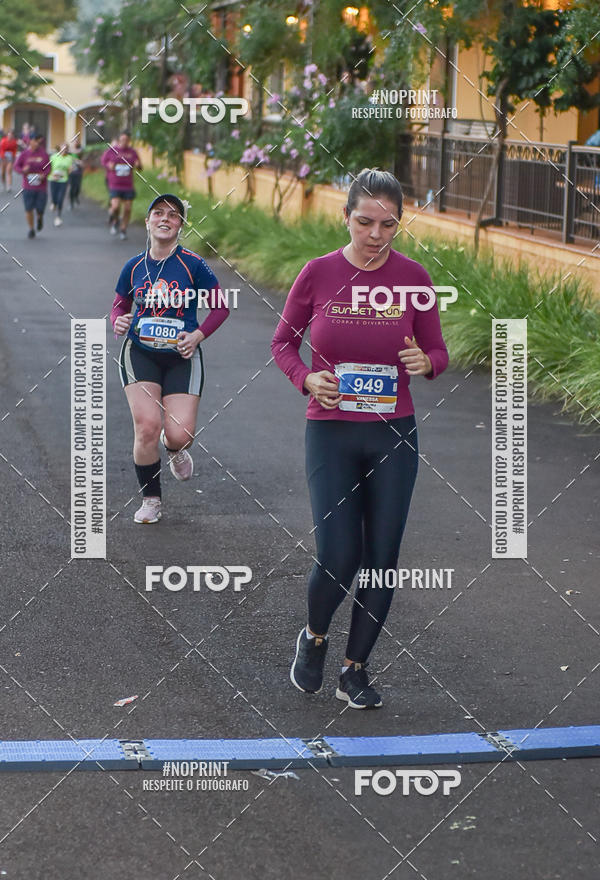 Buy your photos of the eventSunset Run 2019 on Fotop