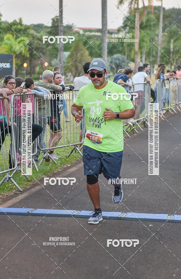 Buy your photos of the eventSunset Run 2019 on Fotop