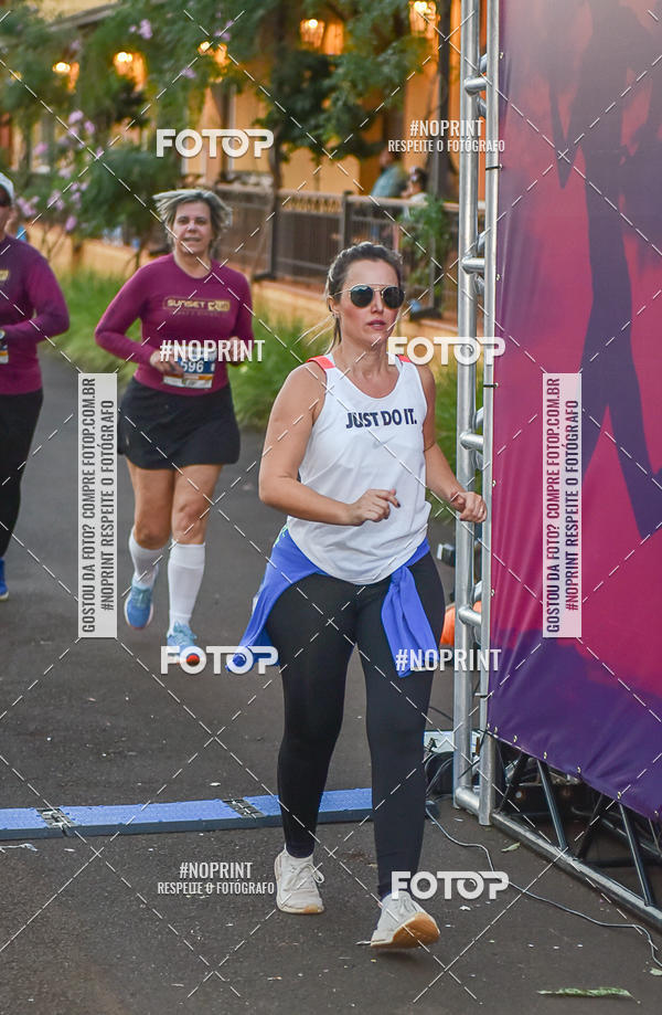 Buy your photos of the eventSunset Run 2019 on Fotop