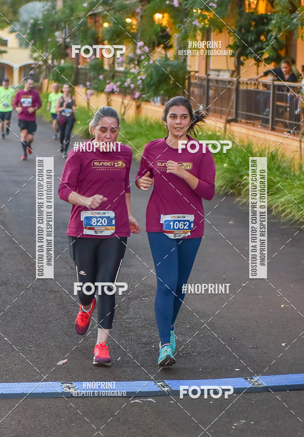 Buy your photos of the eventSunset Run 2019 on Fotop
