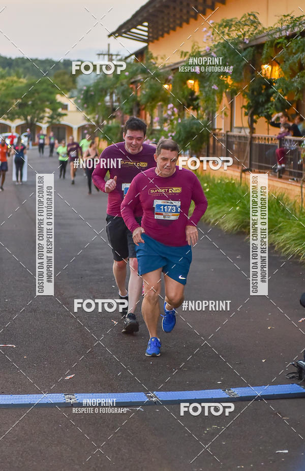 Buy your photos of the eventSunset Run 2019 on Fotop
