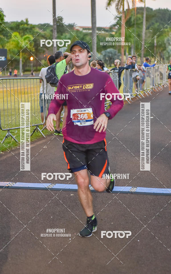 Buy your photos of the eventSunset Run 2019 on Fotop