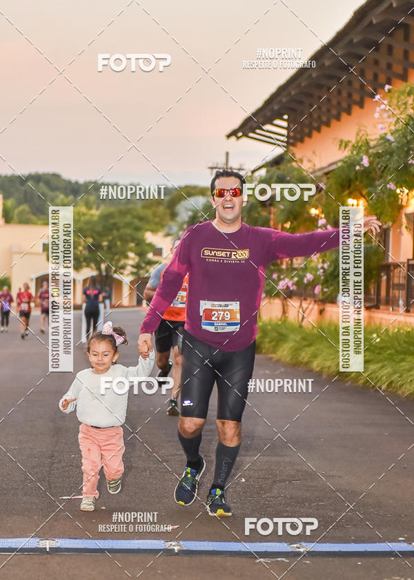 Buy your photos of the eventSunset Run 2019 on Fotop