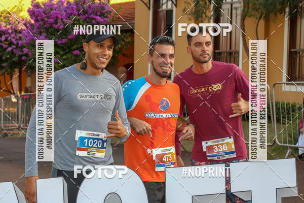 Buy your photos of the eventSunset Run 2019 on Fotop