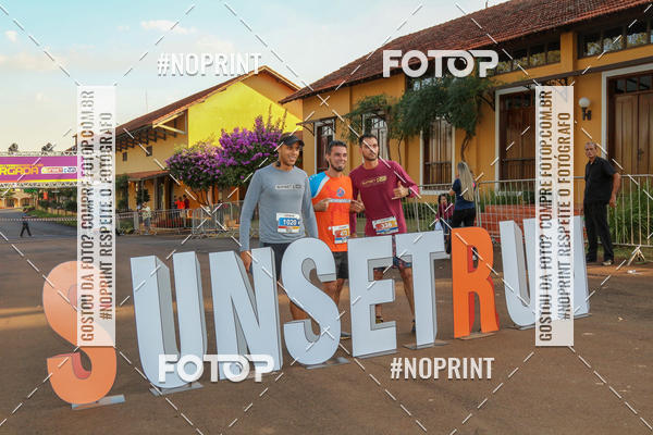 Buy your photos of the eventSunset Run 2019 on Fotop