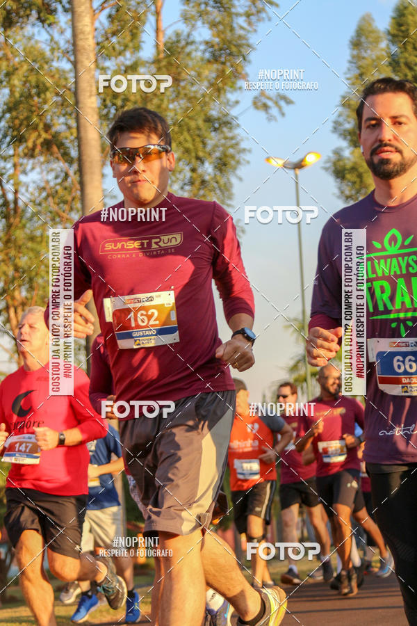 Buy your photos of the eventSunset Run 2019 on Fotop