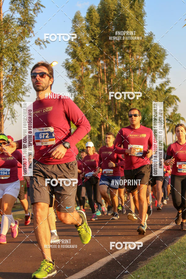 Buy your photos of the eventSunset Run 2019 on Fotop
