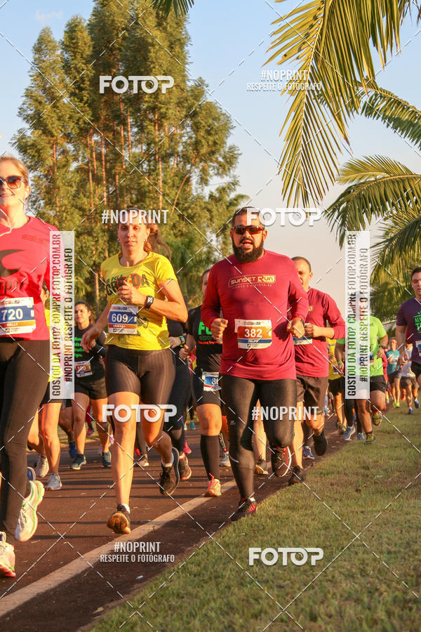 Buy your photos of the eventSunset Run 2019 on Fotop