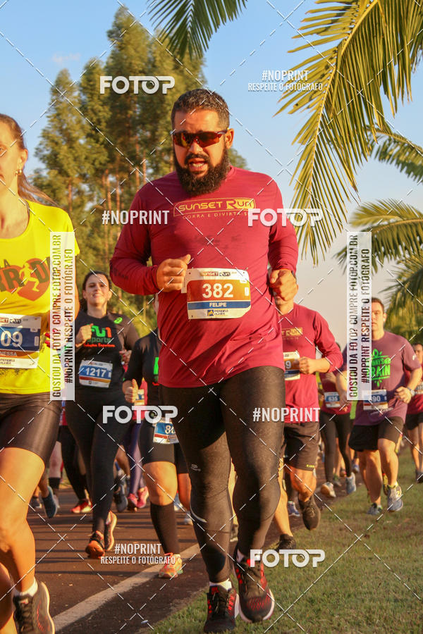 Buy your photos of the eventSunset Run 2019 on Fotop