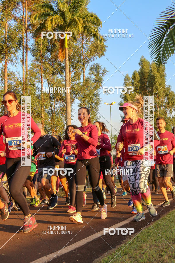 Buy your photos of the eventSunset Run 2019 on Fotop
