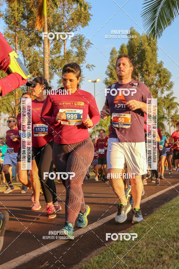 Buy your photos of the eventSunset Run 2019 on Fotop