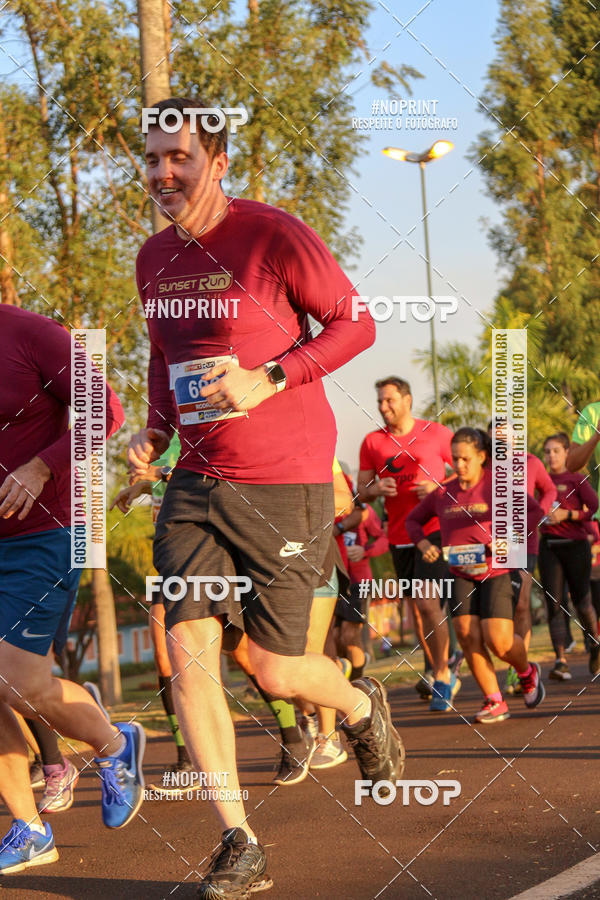 Buy your photos of the eventSunset Run 2019 on Fotop