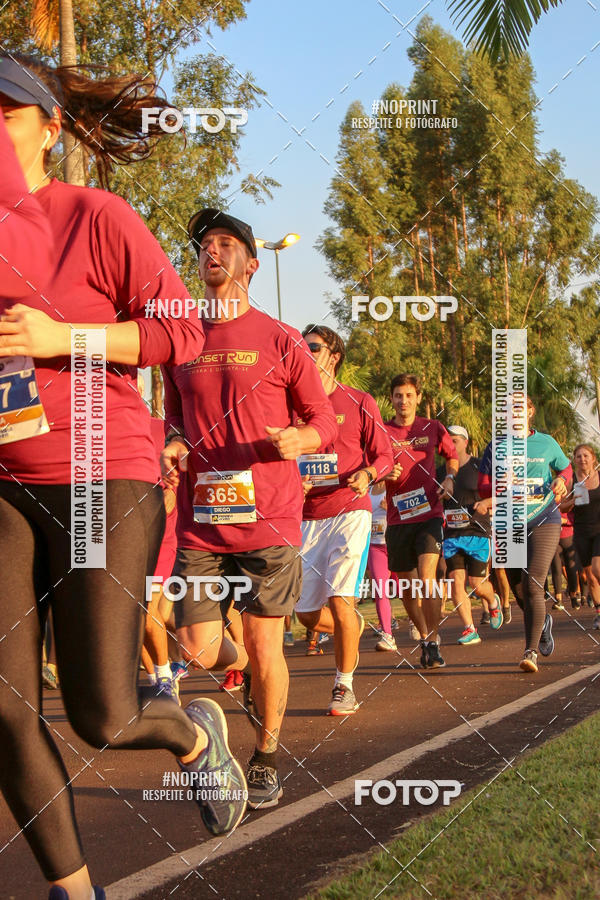 Buy your photos of the eventSunset Run 2019 on Fotop
