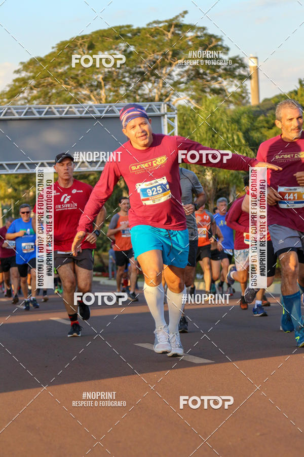 Buy your photos of the eventSunset Run 2019 on Fotop