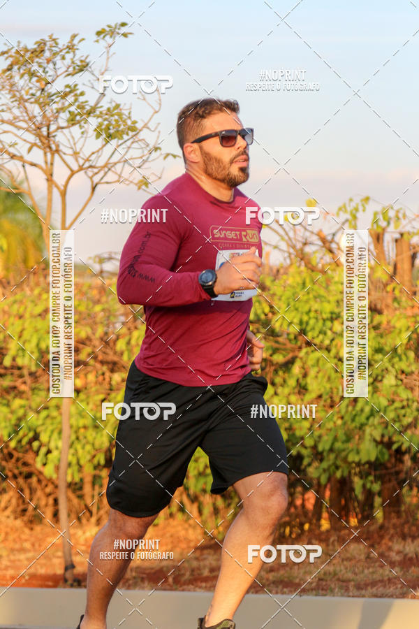 Buy your photos of the eventSunset Run 2019 on Fotop