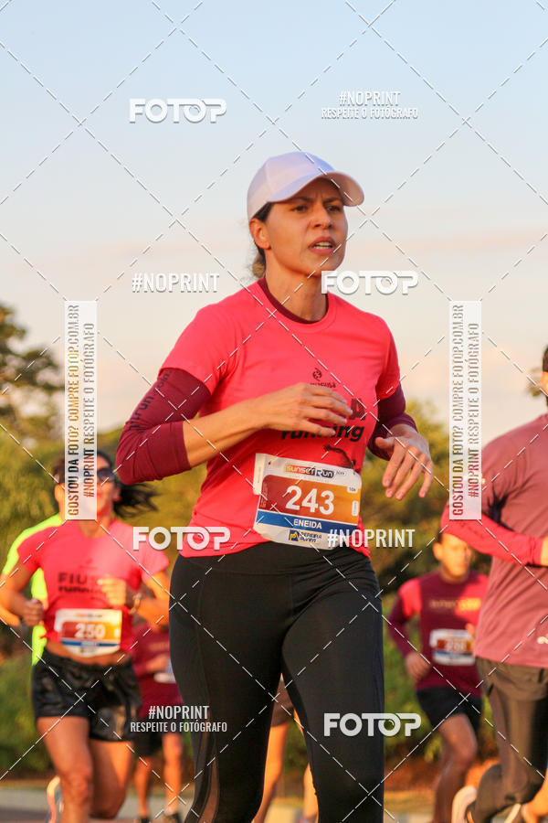 Buy your photos of the eventSunset Run 2019 on Fotop