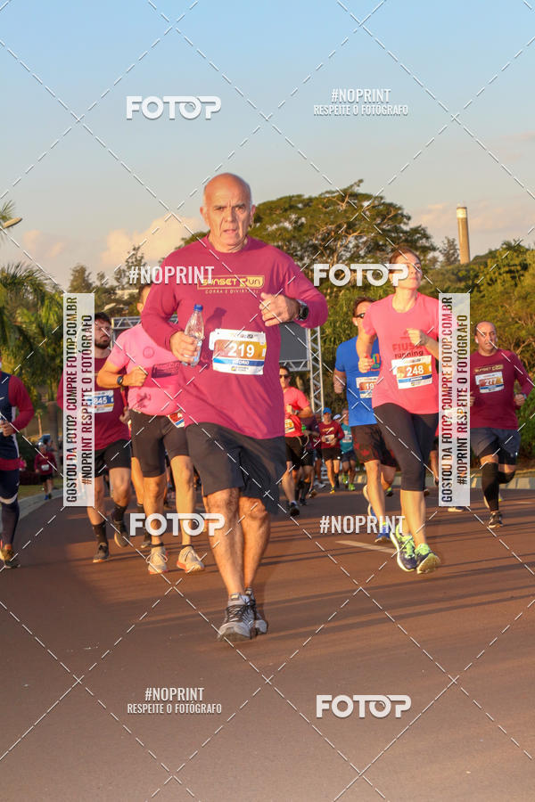 Buy your photos of the eventSunset Run 2019 on Fotop