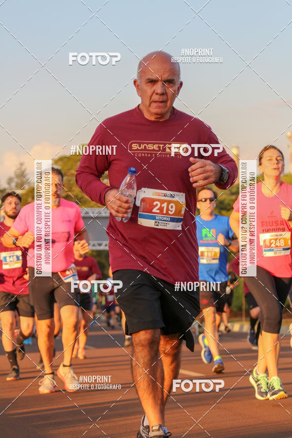 Buy your photos of the eventSunset Run 2019 on Fotop