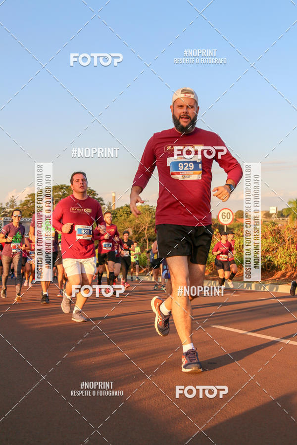 Buy your photos of the eventSunset Run 2019 on Fotop