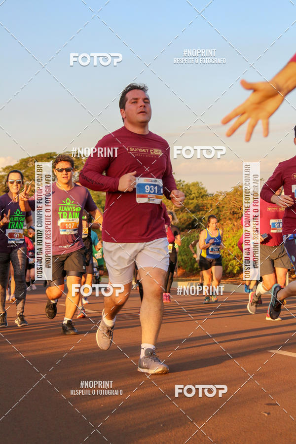 Buy your photos of the eventSunset Run 2019 on Fotop