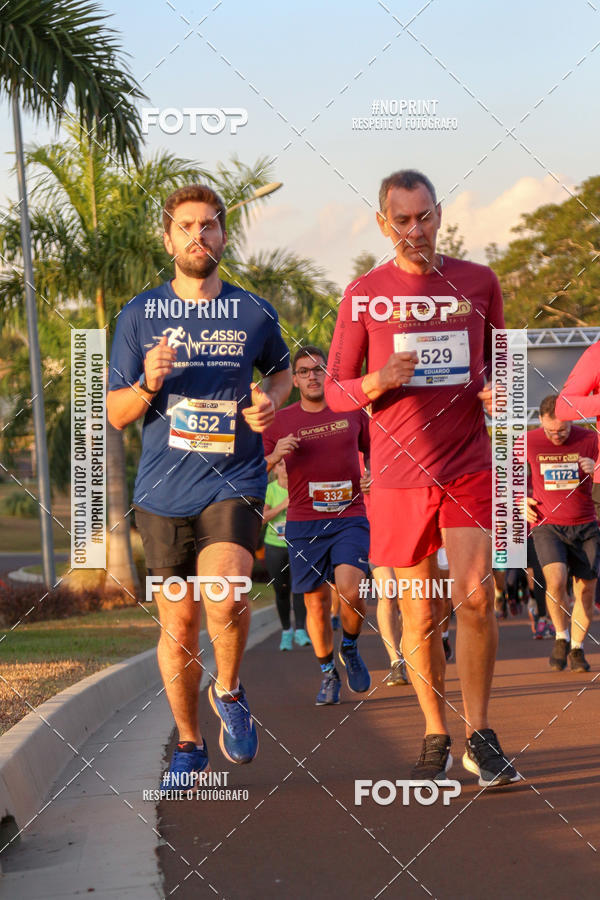 Buy your photos of the eventSunset Run 2019 on Fotop