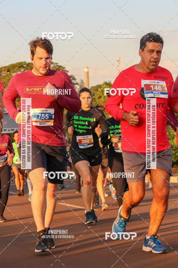 Buy your photos of the eventSunset Run 2019 on Fotop
