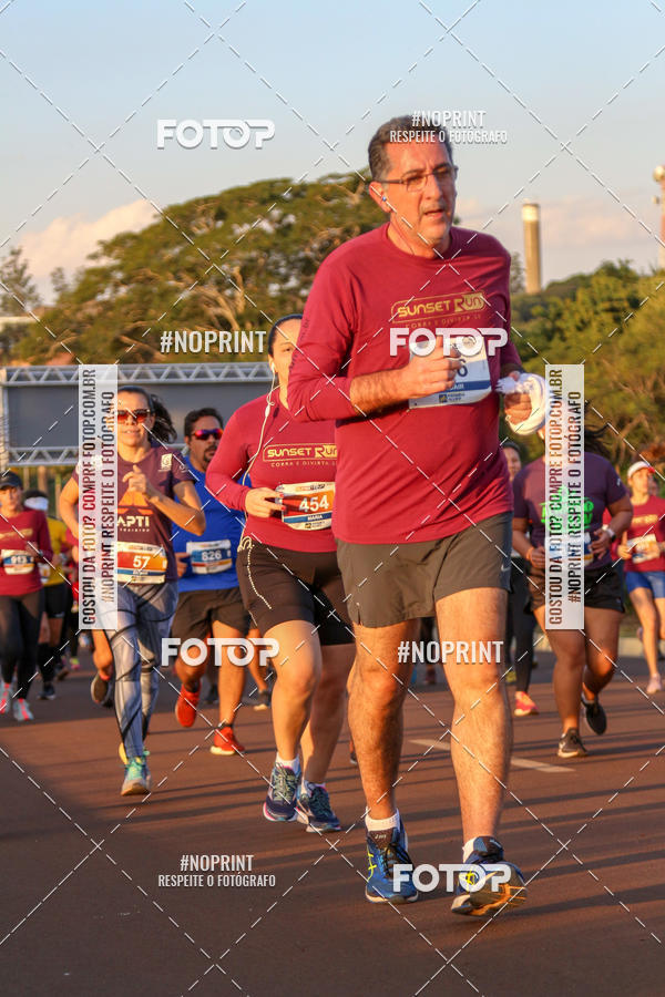 Buy your photos of the eventSunset Run 2019 on Fotop