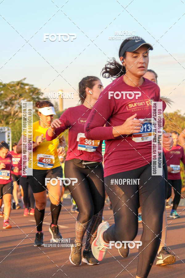 Buy your photos of the eventSunset Run 2019 on Fotop