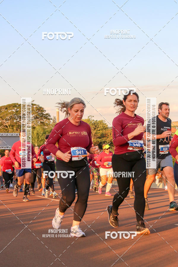 Buy your photos of the eventSunset Run 2019 on Fotop