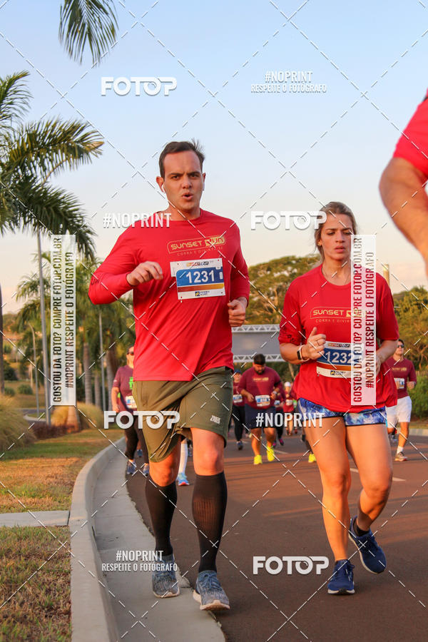 Buy your photos of the eventSunset Run 2019 on Fotop