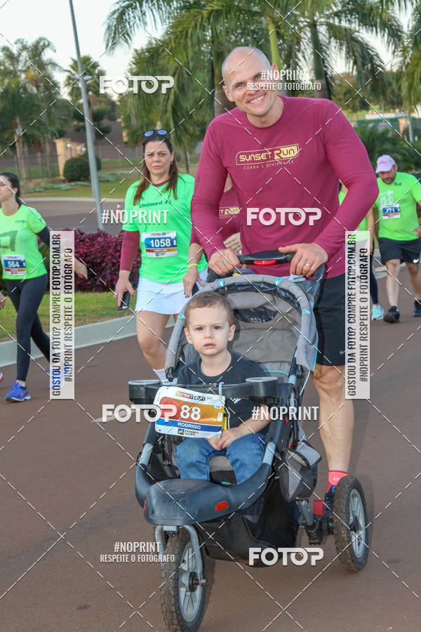 Buy your photos of the eventSunset Run 2019 on Fotop