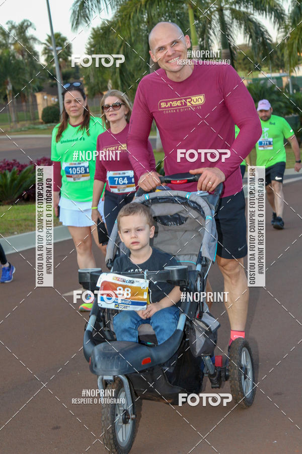 Buy your photos of the eventSunset Run 2019 on Fotop