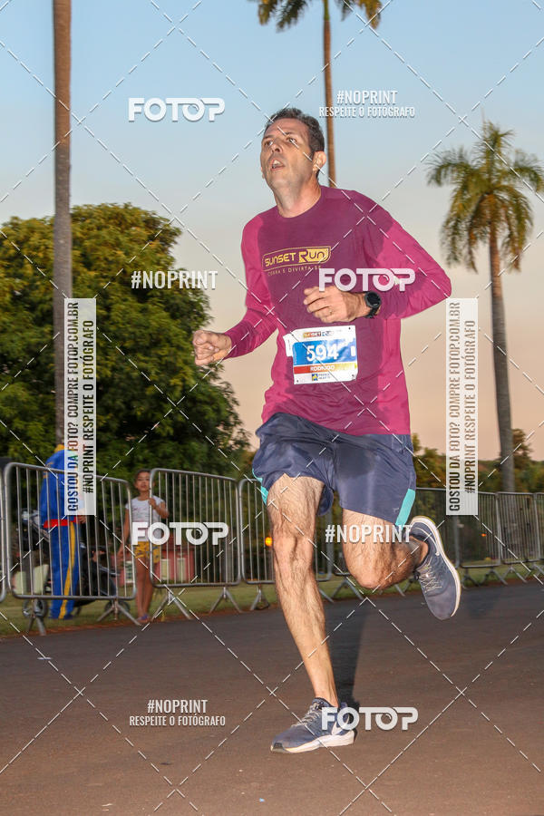 Buy your photos of the eventSunset Run 2019 on Fotop