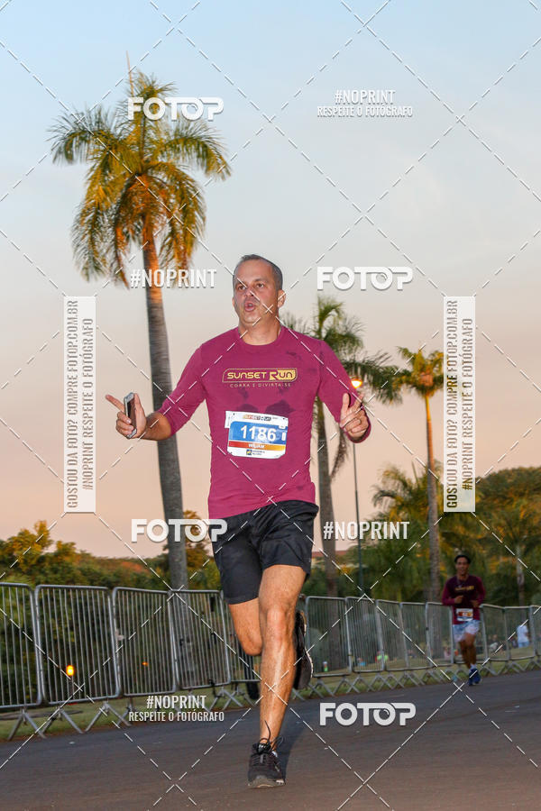 Buy your photos of the eventSunset Run 2019 on Fotop