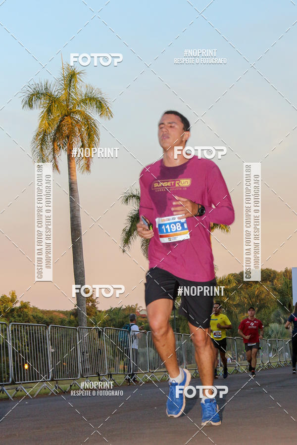 Buy your photos of the eventSunset Run 2019 on Fotop