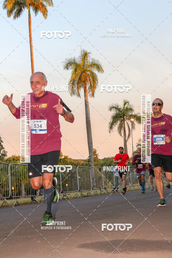 Buy your photos of the eventSunset Run 2019 on Fotop