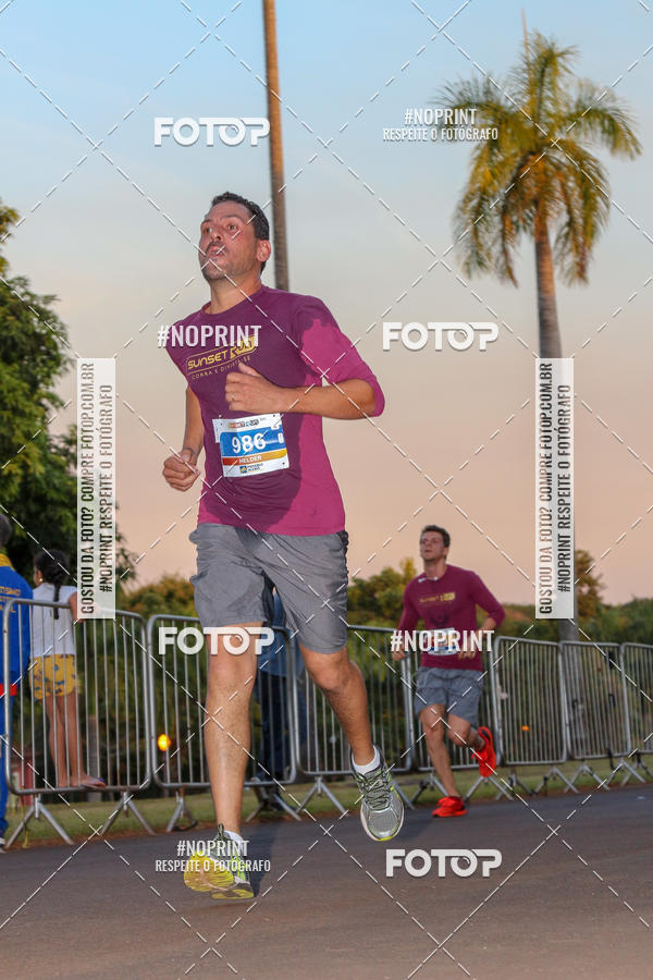 Buy your photos of the eventSunset Run 2019 on Fotop