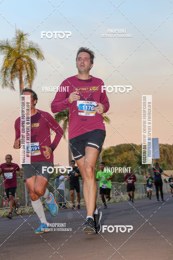 Buy your photos of the eventSunset Run 2019 on Fotop