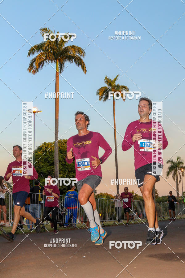 Buy your photos of the eventSunset Run 2019 on Fotop