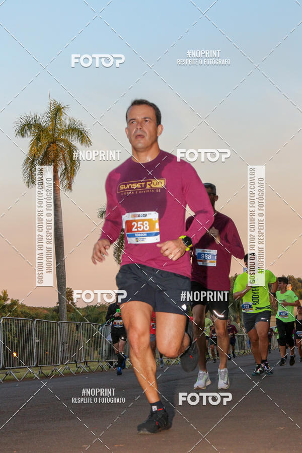 Buy your photos of the eventSunset Run 2019 on Fotop