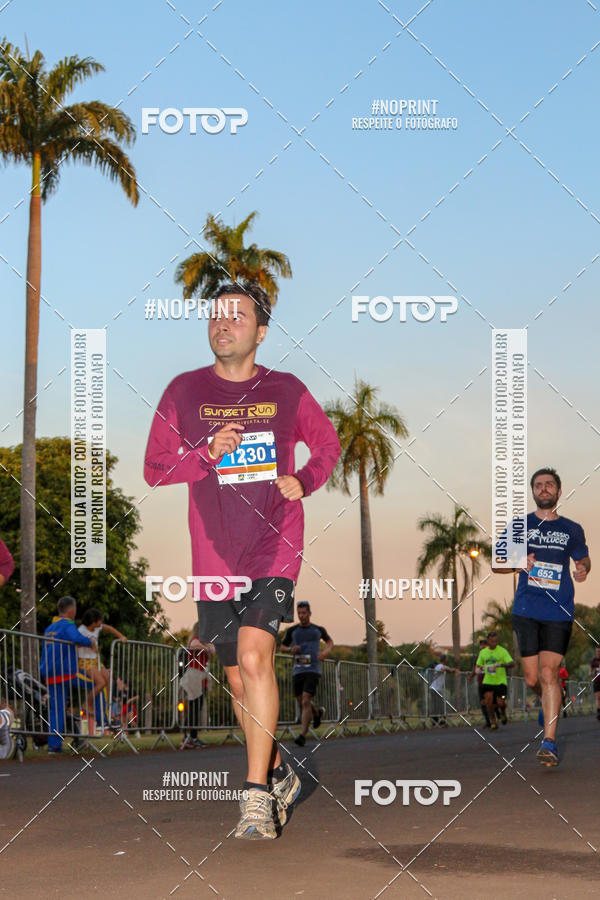 Buy your photos of the eventSunset Run 2019 on Fotop