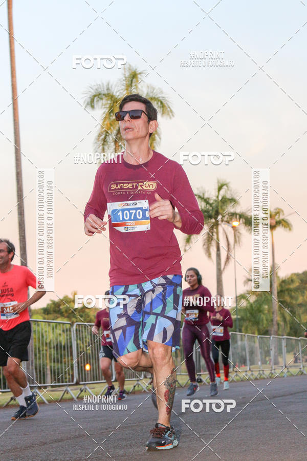 Buy your photos of the eventSunset Run 2019 on Fotop