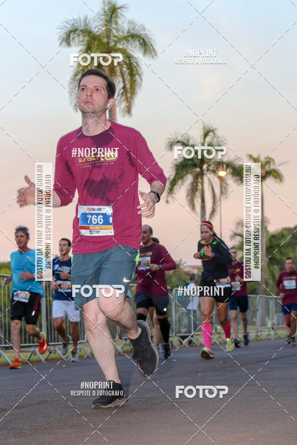 Buy your photos of the eventSunset Run 2019 on Fotop